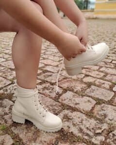 Como Escolher o Calçado Feminino Perfeito para Viagens: Conforto e Estilo em Qualquer Destino