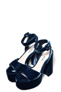 Sapatos Plataforma Tendência: O Item de Moda Imperdível de 2023