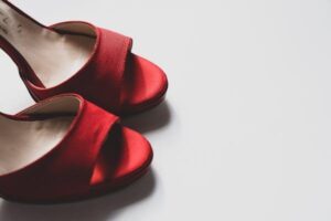 Sapatos femininos que combinam com vestidos longos