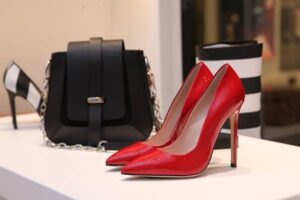 Como cuidar de sapatos de couro em casa