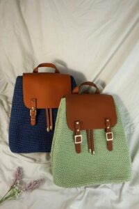 Bolsas Femininas com Detalhes em Metal Dourado: Estilo que Encanta!