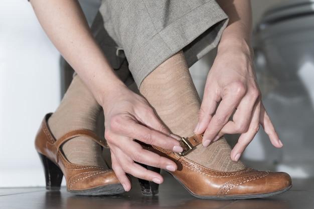 dicas para evitar bolhas ao usar sapatos novos