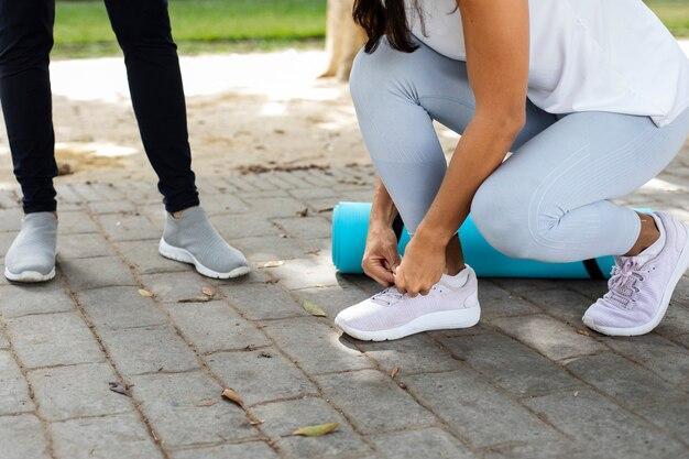sapatos femininos que ajudam a corrigir a postura