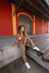 Tênis femininos de moda para um visual moderno e confortável